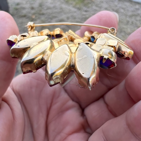 Pinks Red Ruby Aurora Borealis Rhinestone Brooch - Picture 8 of 9